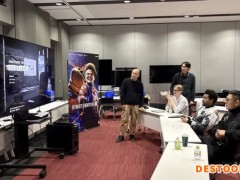 知名歌手盆栽哥突袭卡普空 提前玩到《生化危机9》