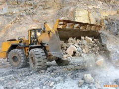 国内期市黑色金属板块多数飘绿 铁矿石主力跌超2%